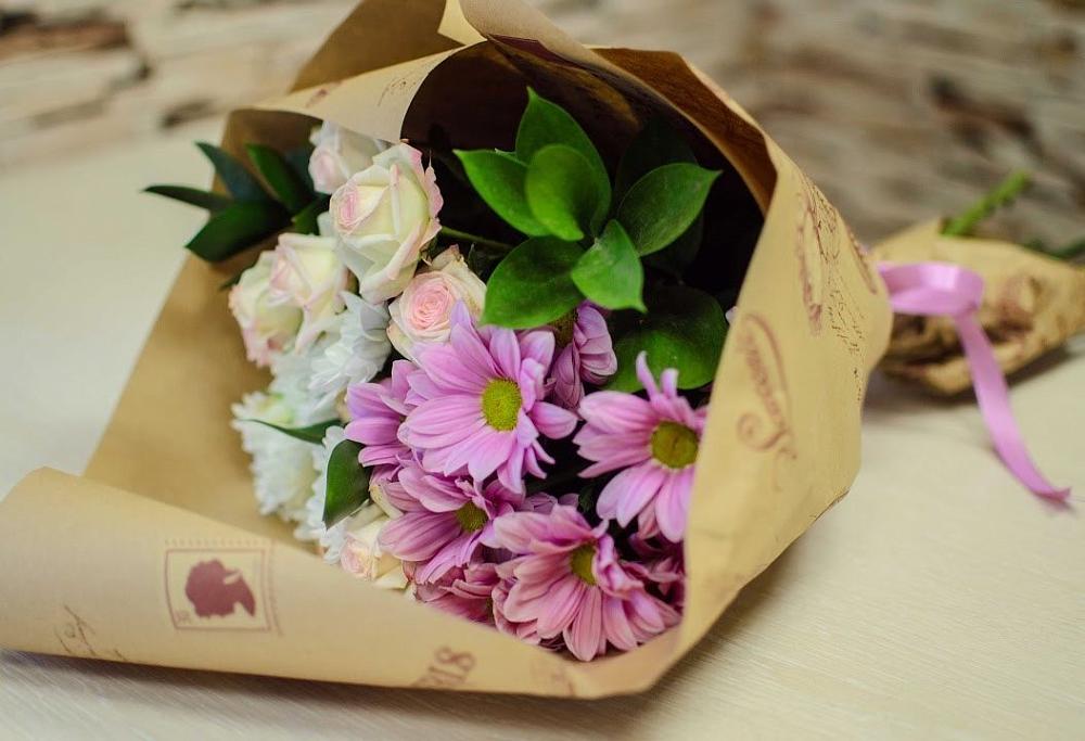 Букет цветов из: Розы и Хризантемы в Свободном