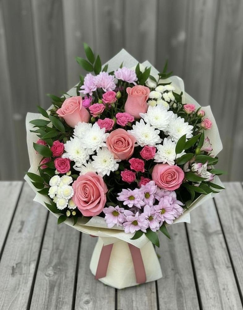 Букет цветов из: Альстромерии, Гвоздики, Розы и Хризантемы в Свободном
