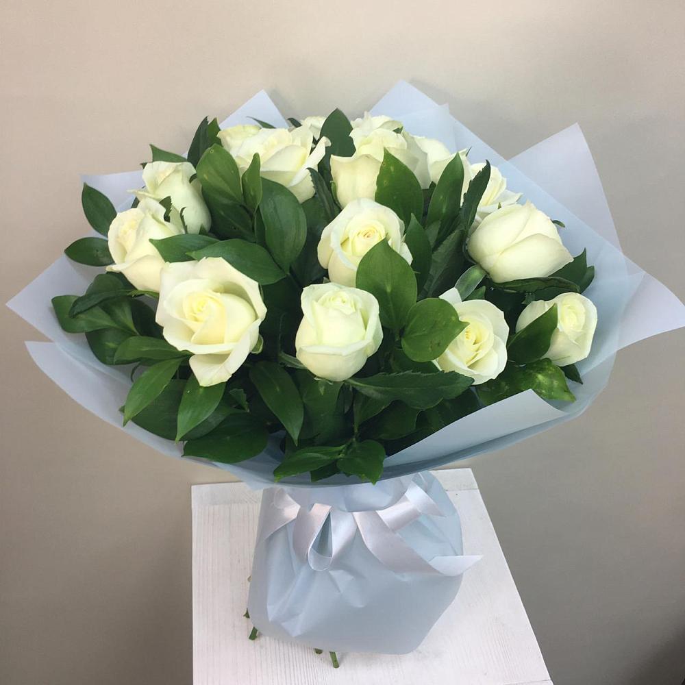 Букет 15 Белых роз Проуд в Свободном