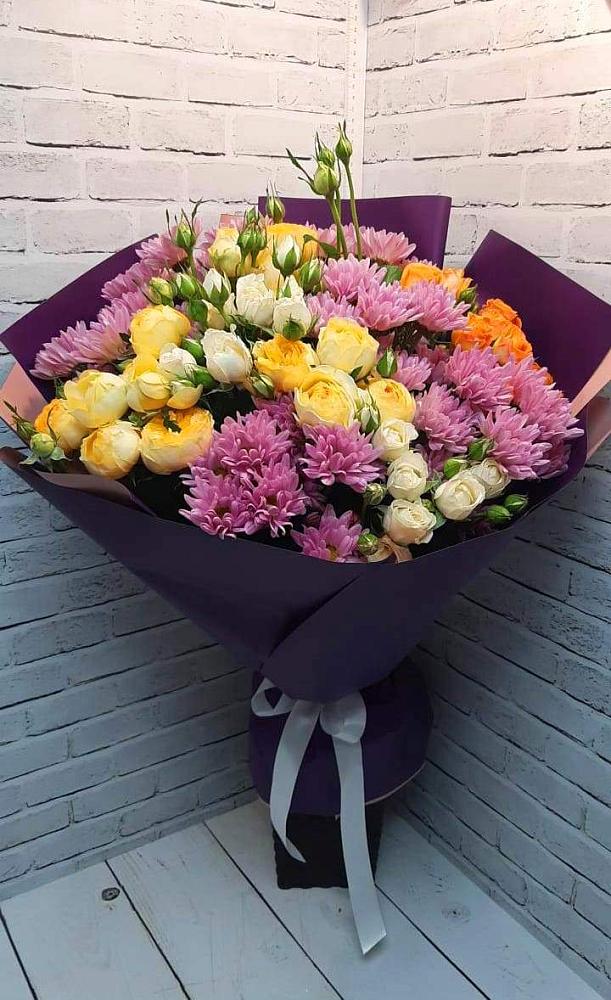 Букет цветов из: Хризантемы и Розы в Свободном