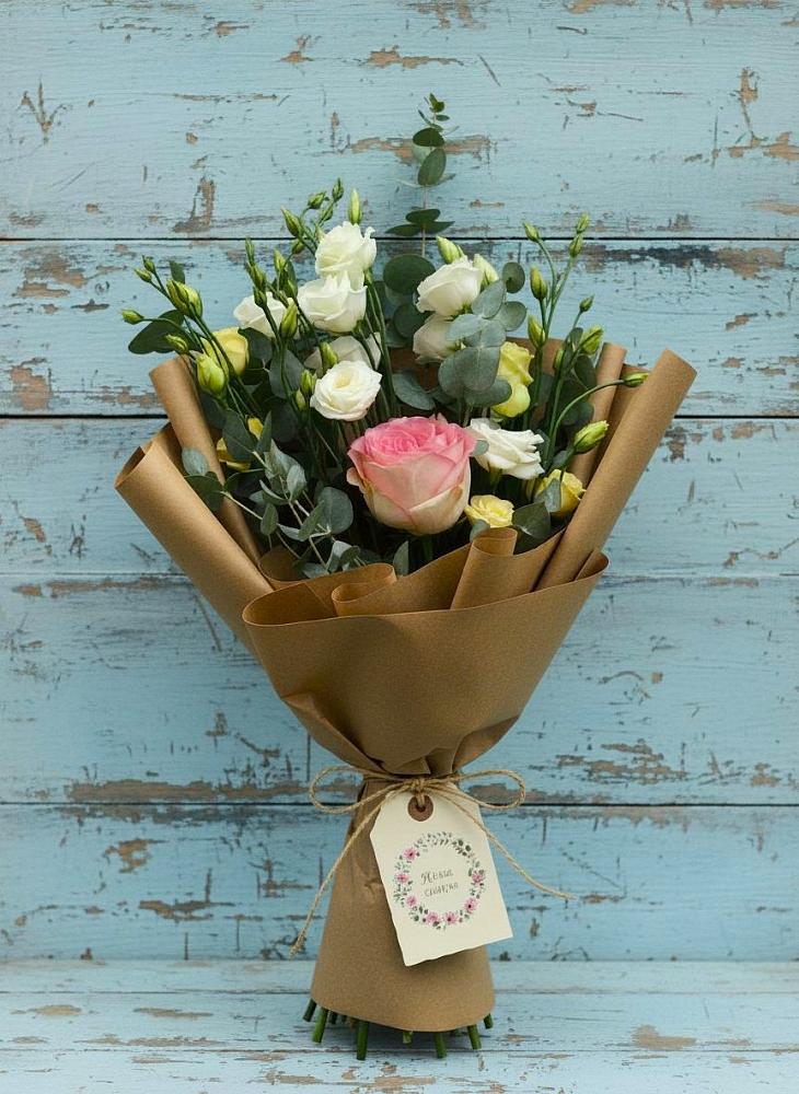 Букет цветов из: Розы и Лизиантусы в Свободном