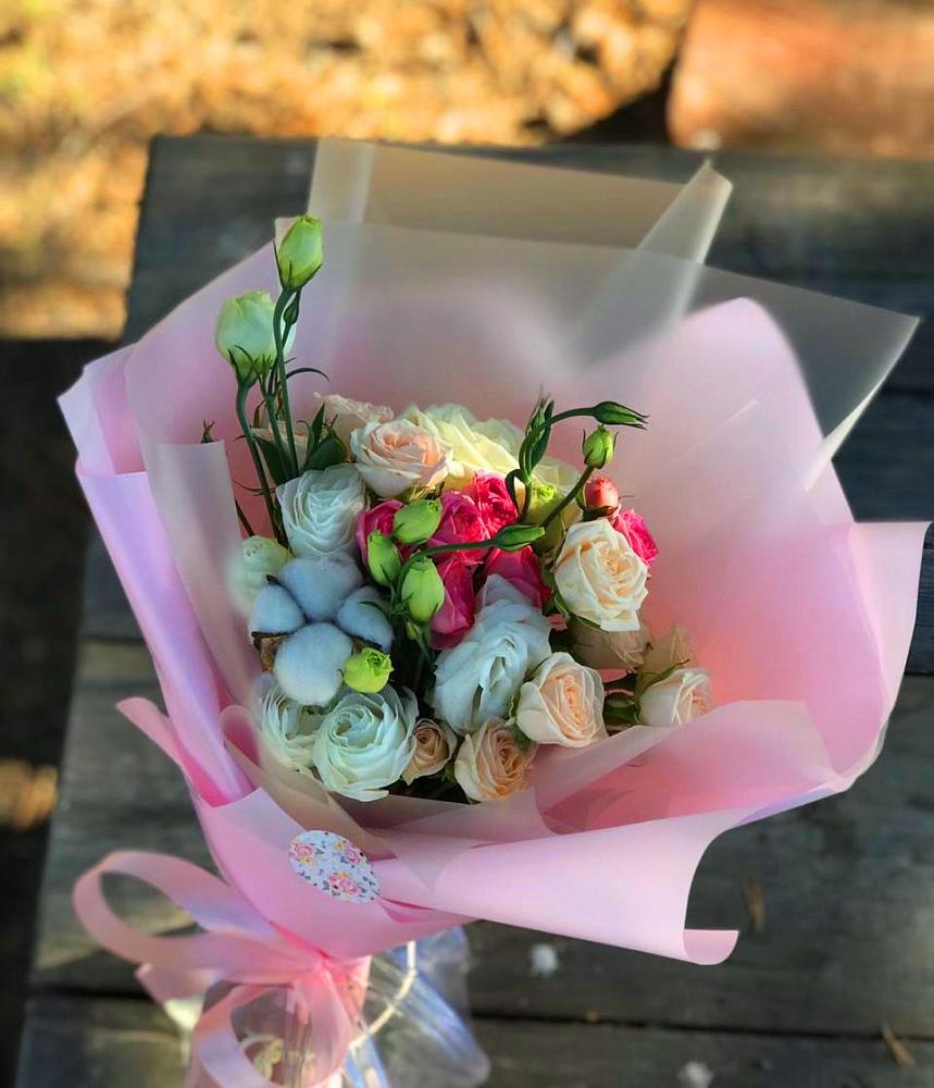 Букет цветов из: Розы и Лизиантусы в Свободном