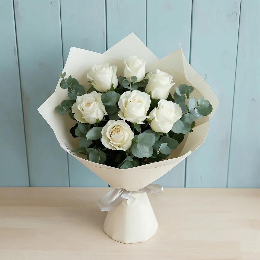 Букет Белые розы в Эвкалипте в Свободном