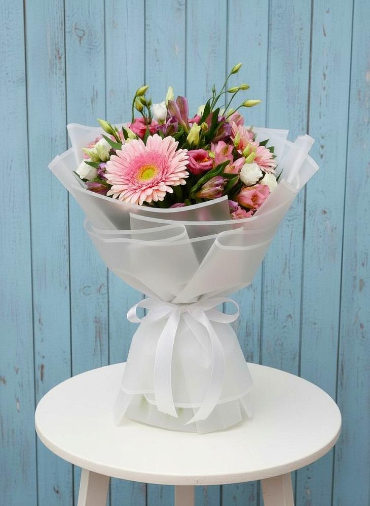 Букет цветов из: Герберы, Альстромерии и Лизиантусы в Свободном