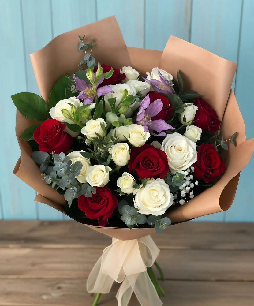 Букет цветов из: Розы и Альстромерии в Свободном