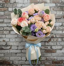 Букет цветов из:  Розы, Лизиантусы и Гвоздики в Свободном