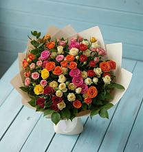 Букет Микс из разноцветных кустовых роз в Свободном